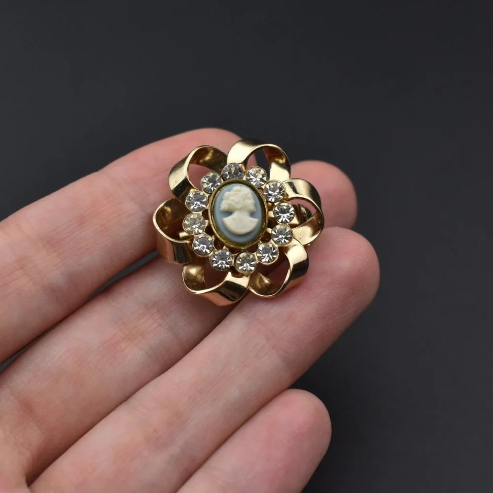 Lady cameo collar pin, cute little jacket pin, accent 60s vintage jewelry